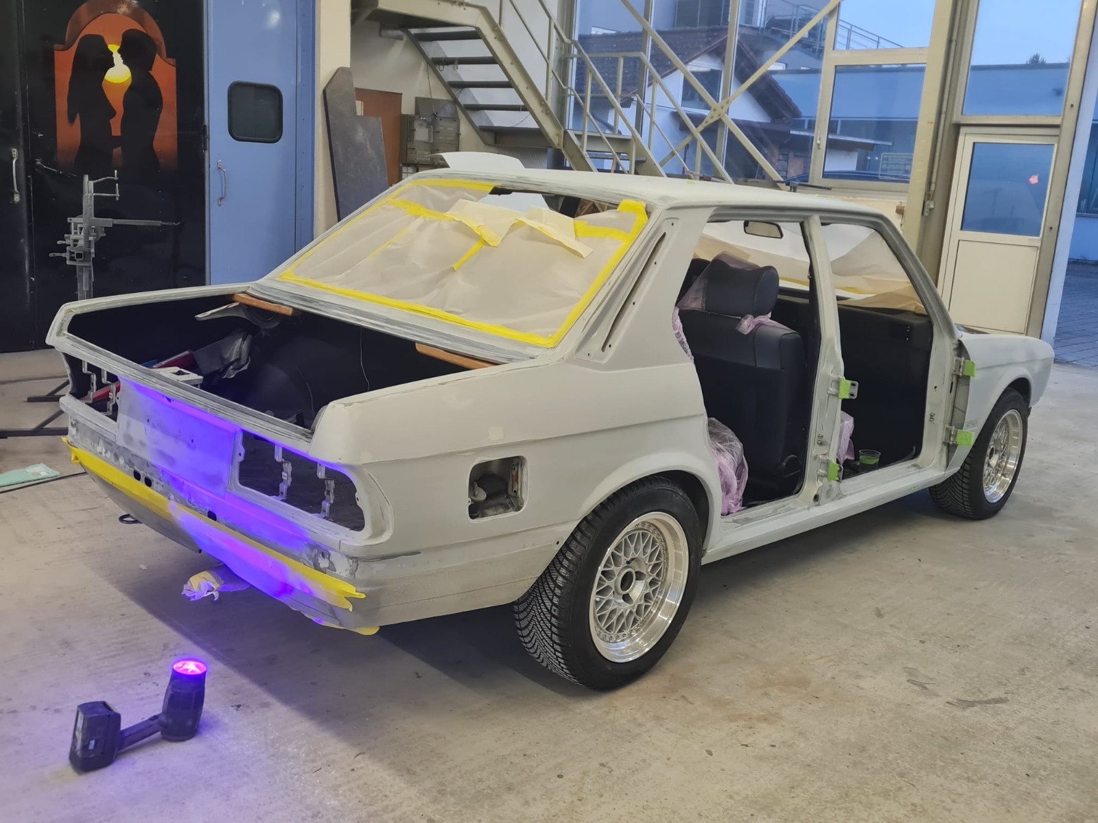 BodyTech Karosserie Werkstatt — Vorbereitung für Paintless Dent Removal an Leasing-Rückgabefahrzeug